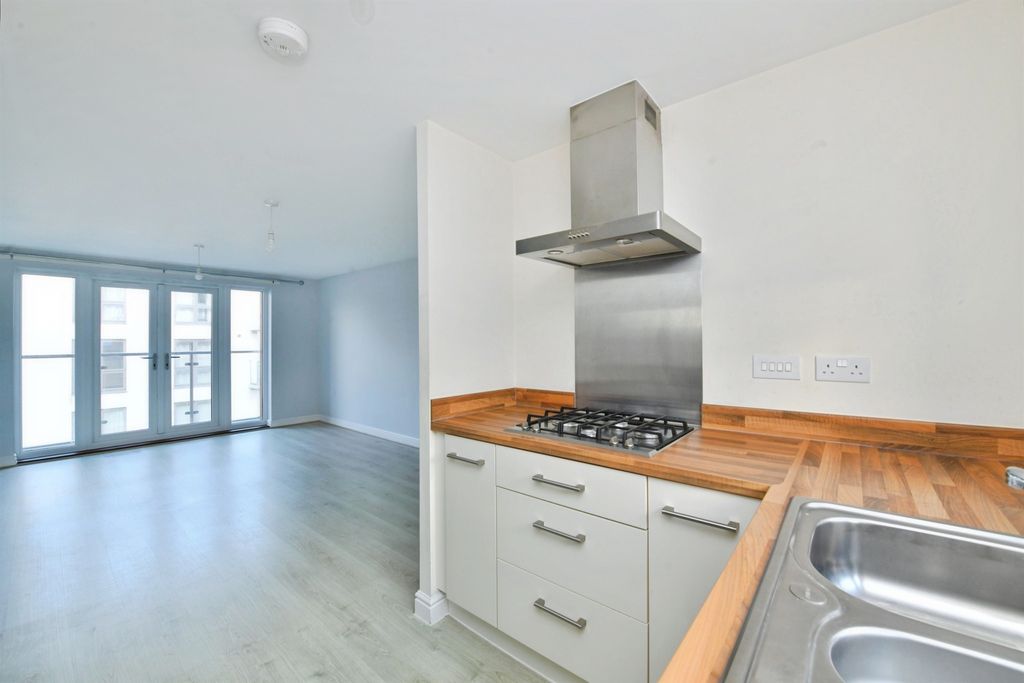 Property photo 3 of 19