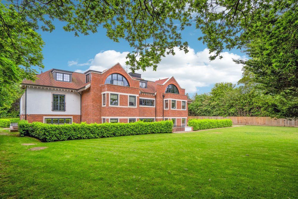 Additional image 9 of 3 bed flat for salePenn Road, Beaconsfield HP9