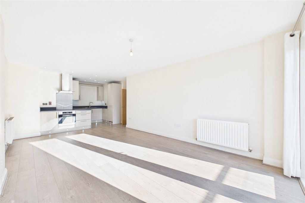 Property photo 2 of 9 Picture No. 21