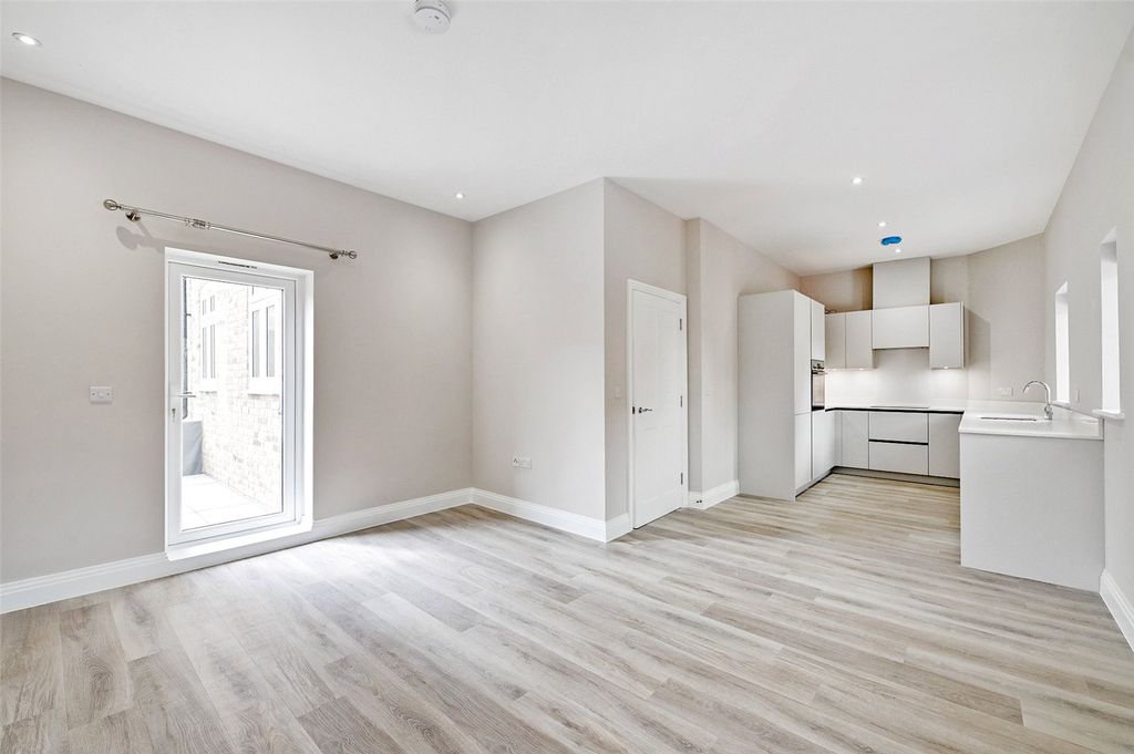 Property photo 1 of 10 Reception Room