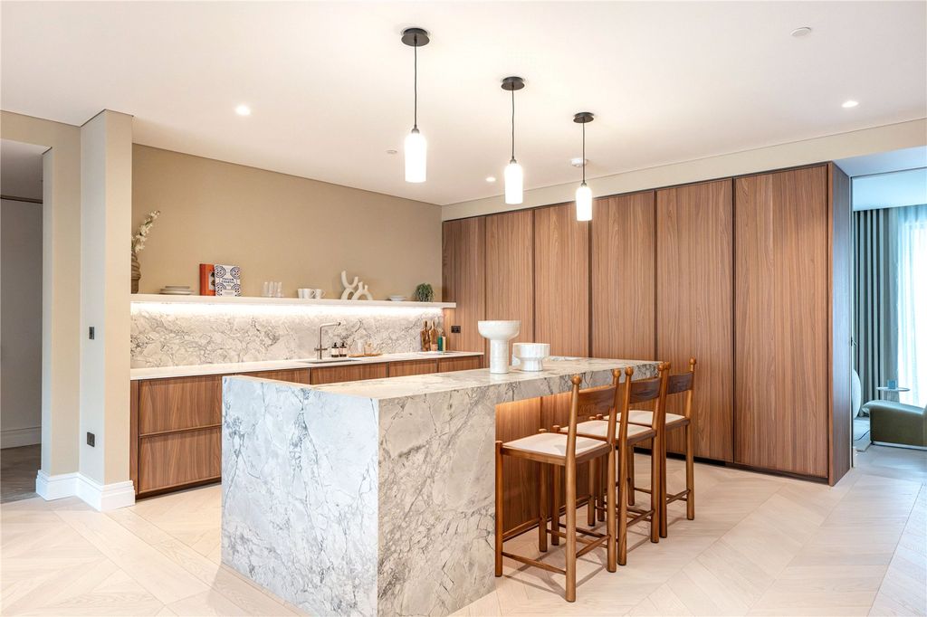 Property photo 1 of 11 Kitchen