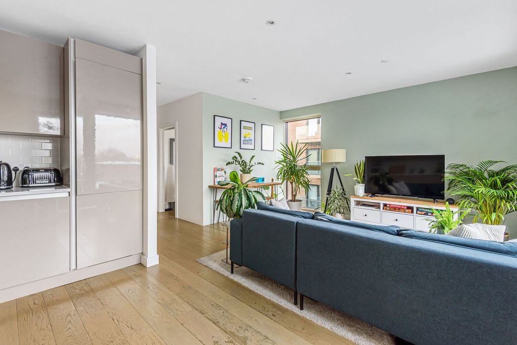Property photo 2 of 13