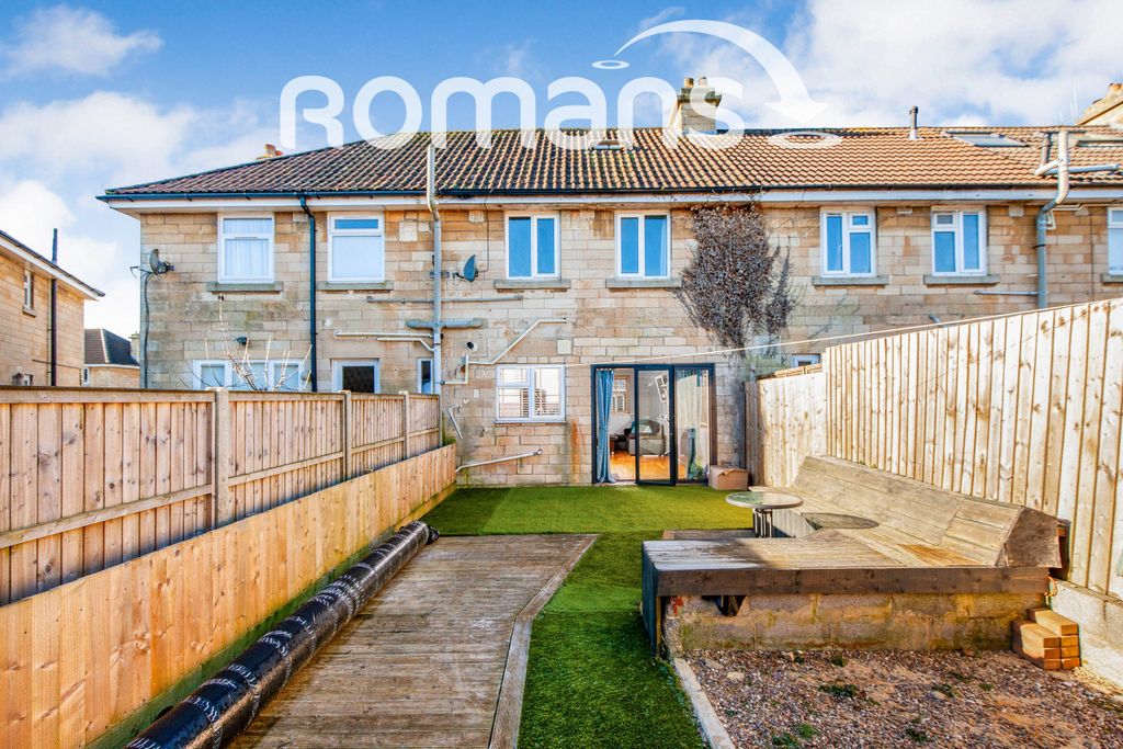 Property photo 2 of 12 3