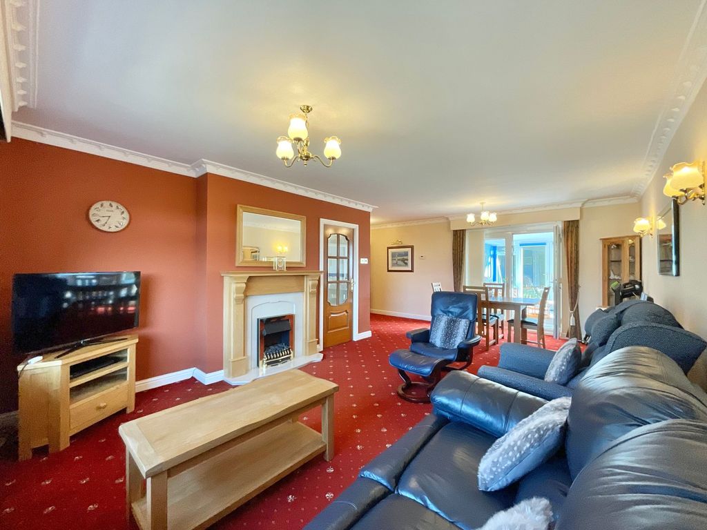 Property photo 2 of 28