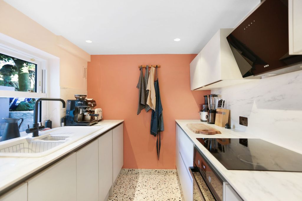 Property photo 3 of 29