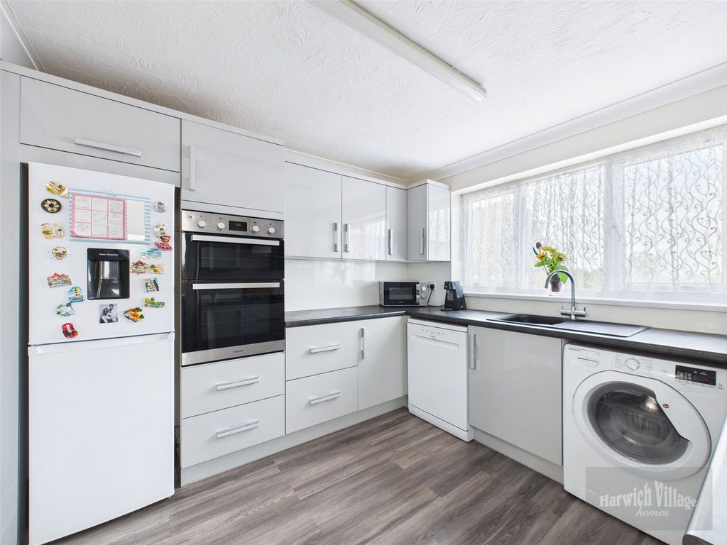 Property photo 3 of 19 Picture 3