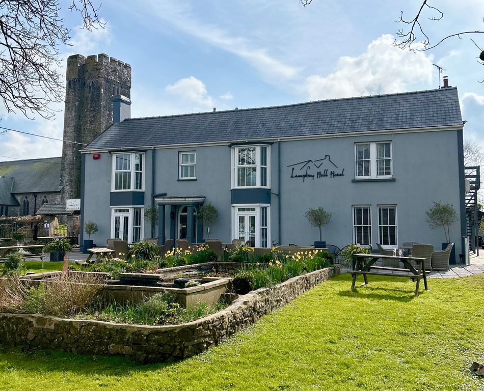 Property photo 1 of 8