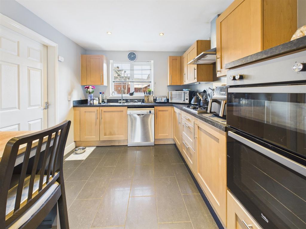 Property photo 2 of 26