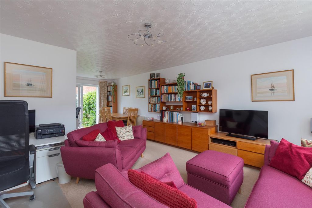 Property photo 3 of 16