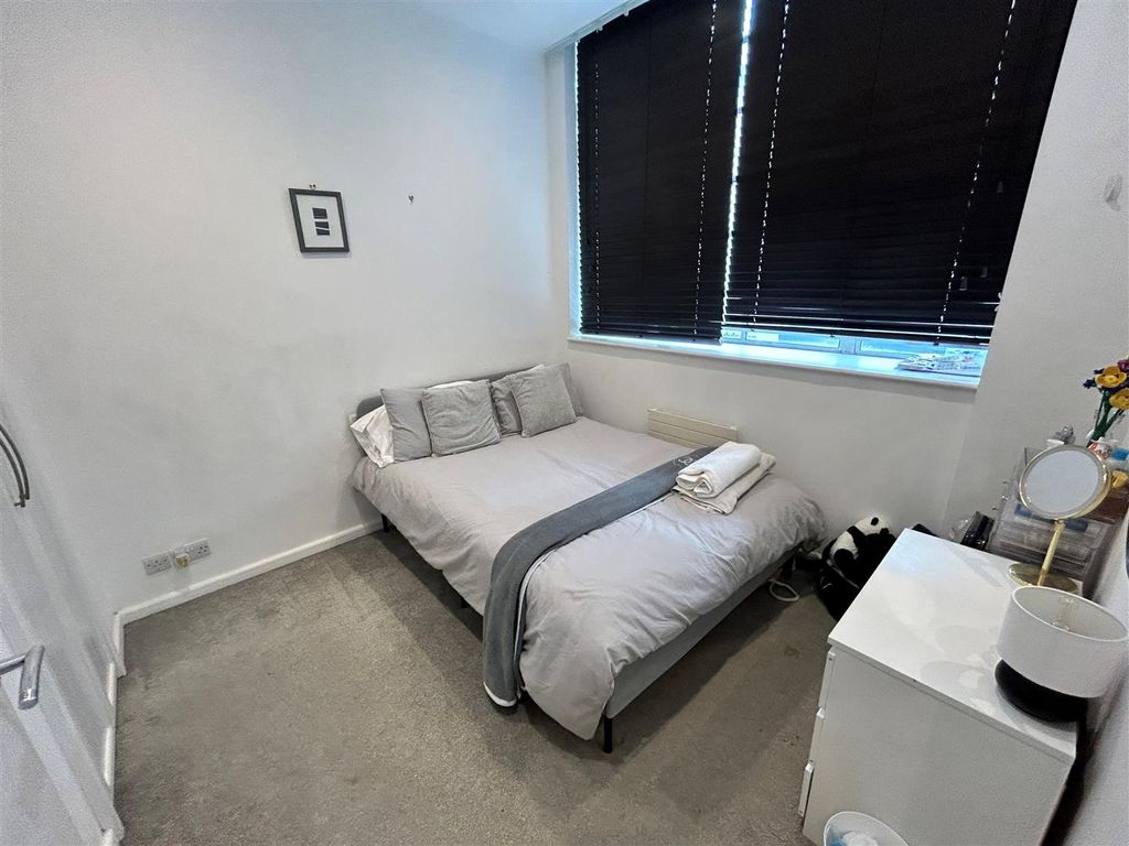 Property photo 3 of 6 Bedroom 1.Jpg