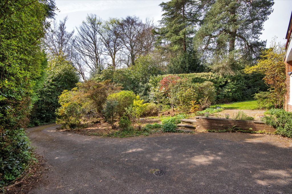 Property photo 2 of 17 Image