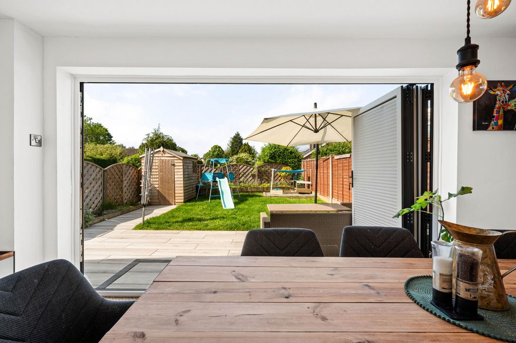 Property photo 2 of 33