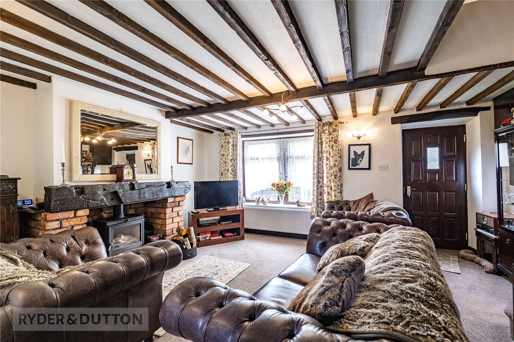 Property photo 3 of 19 Living Room