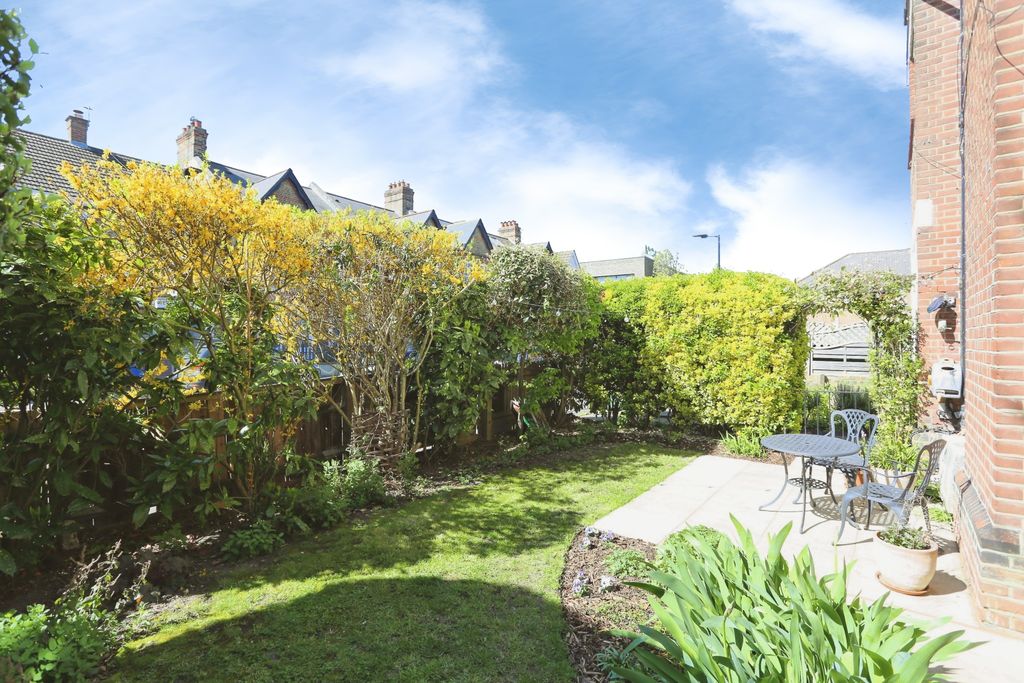 Property photo 2 of 13