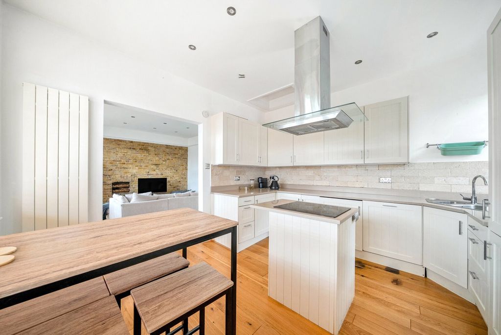 Property photo 1 of 12 Kitchen