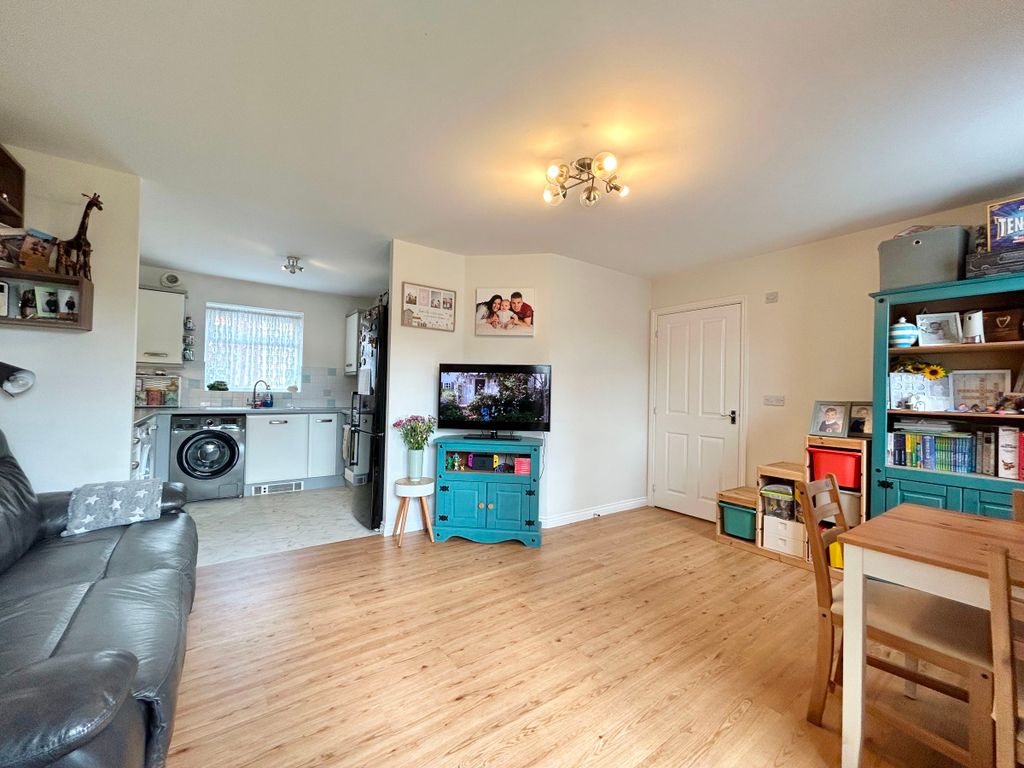 Property photo 3 of 10