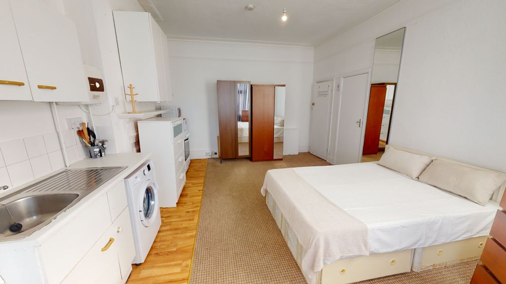 Property photo 3 of 4