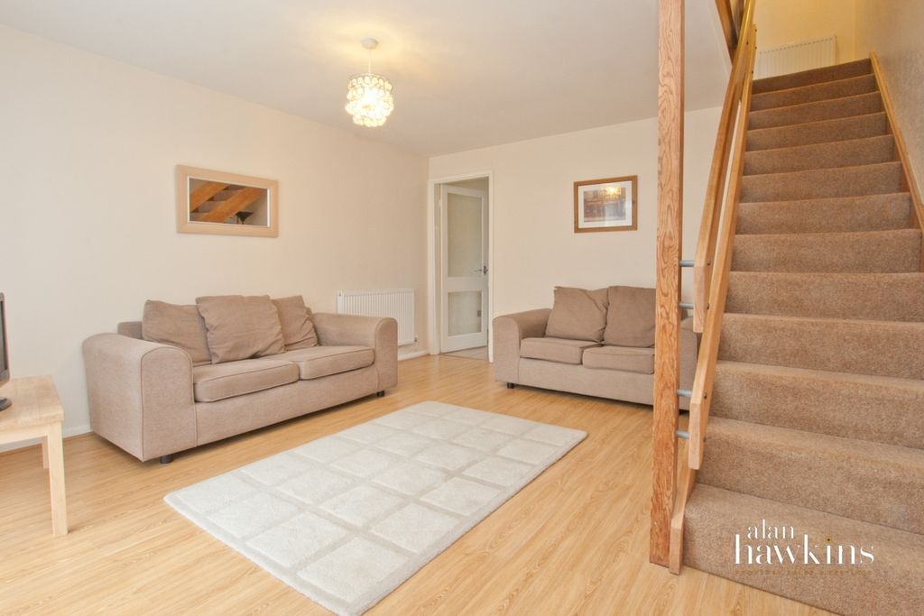 Property photo 3 of 6 1470Lou1-2