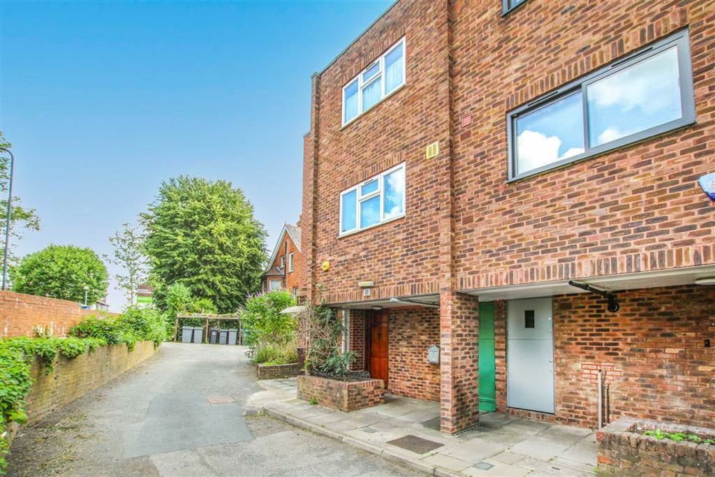 Property photo 1 of 3