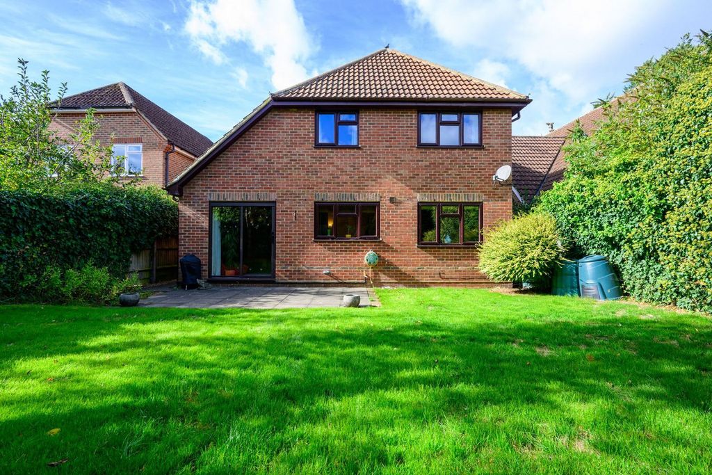 Property photo 2 of 33