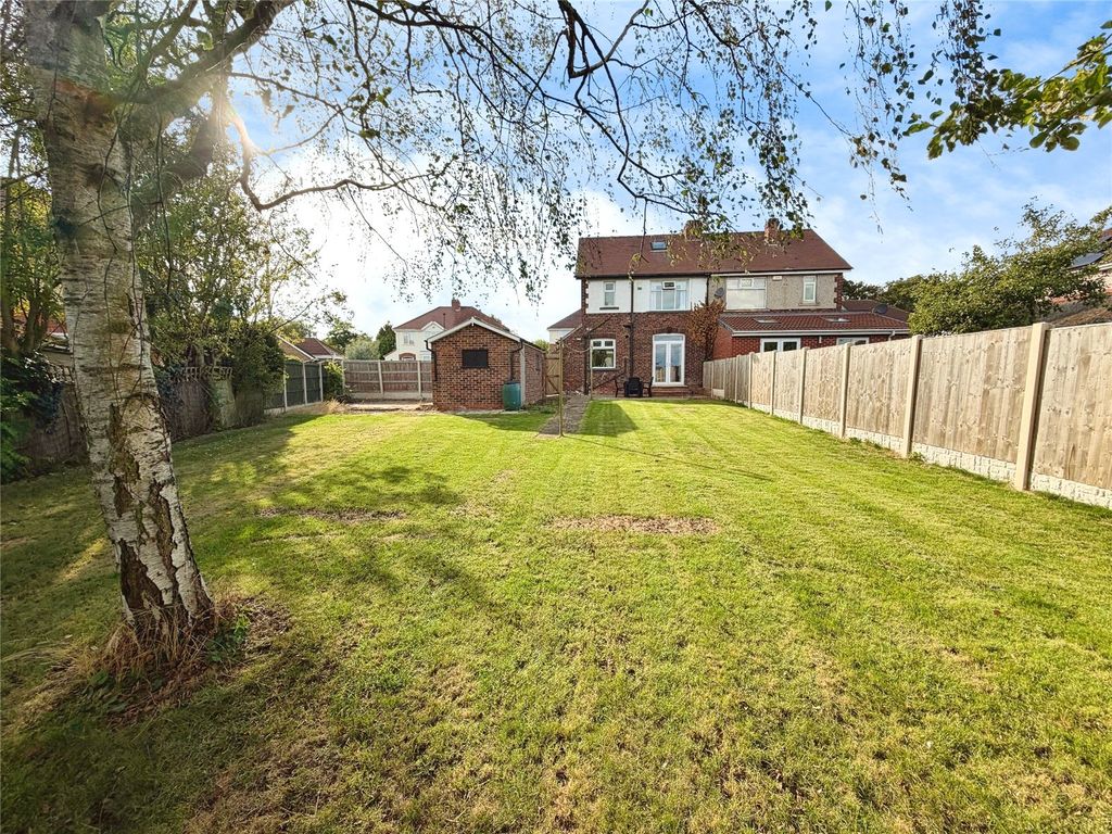 Property photo 2 of 16 Gardens