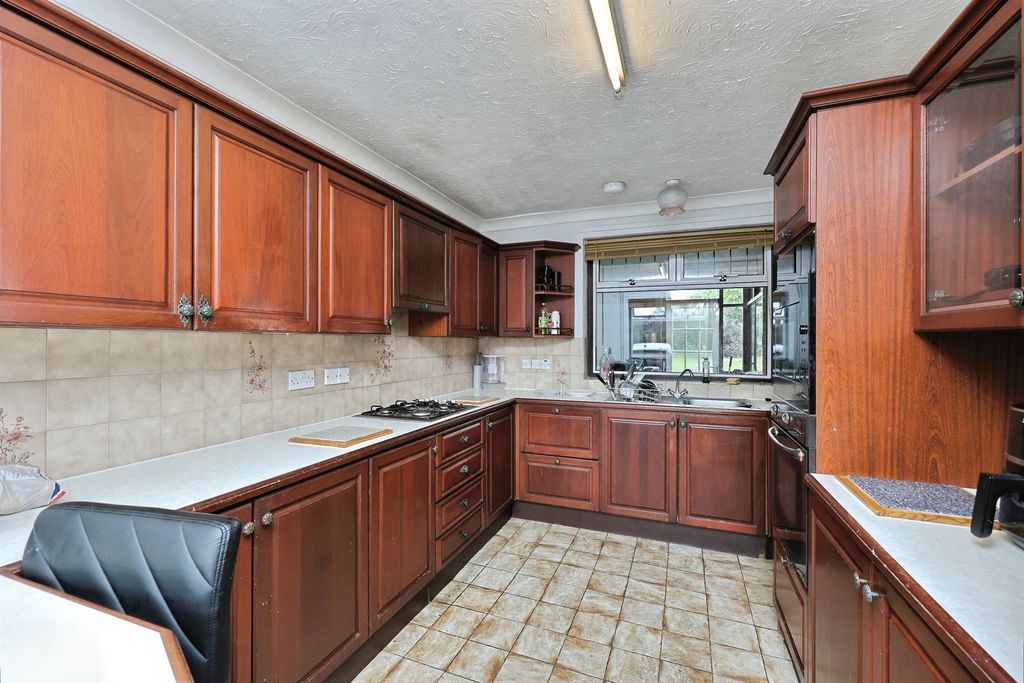 Property photo 3 of 15