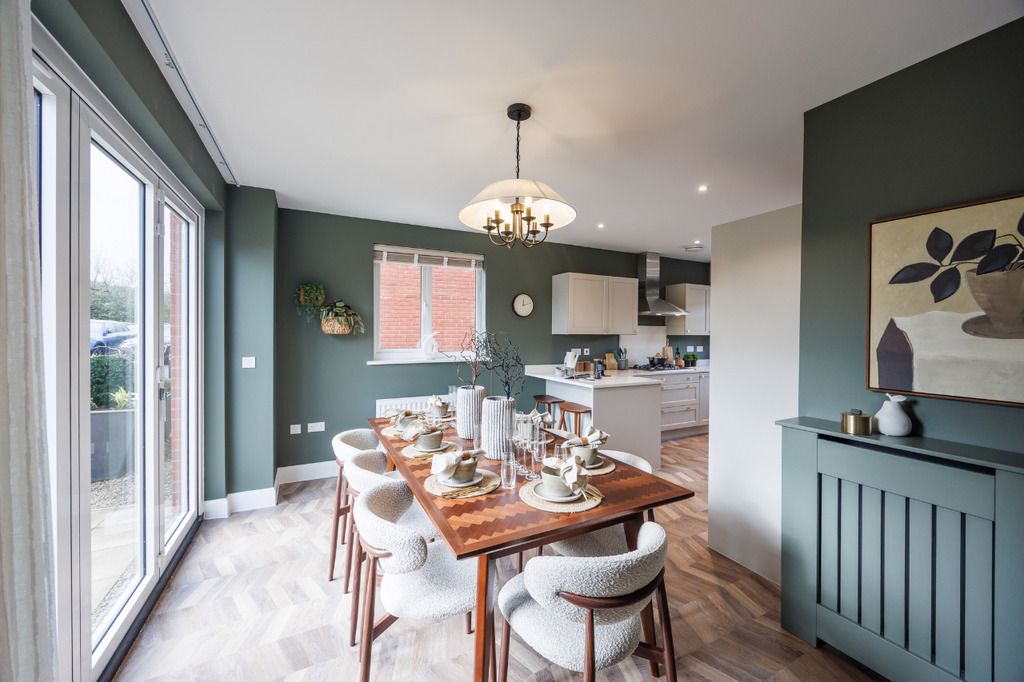 Property photo 3 of 8 Chestnut Dining (2)