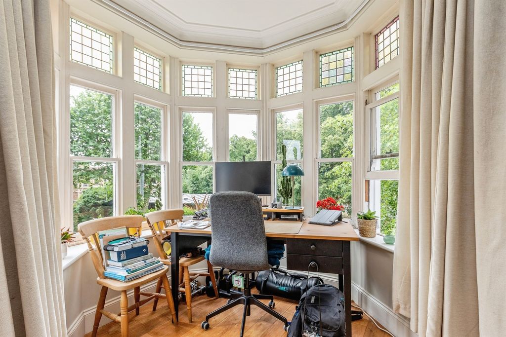 Property photo 3 of 11