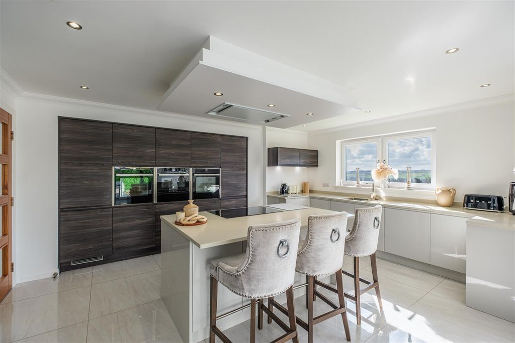 Property photo 3 of 27 Broadleaf Court-25.Jpg