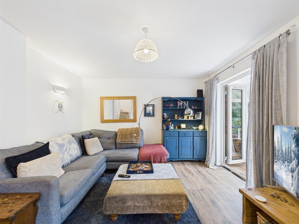 Property photo 3 of 15 Cam02435G0-Pr0096-Still012.Jpg