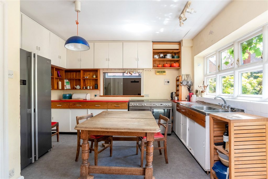 Property photo 3 of 14 Kitchen/Breakfast