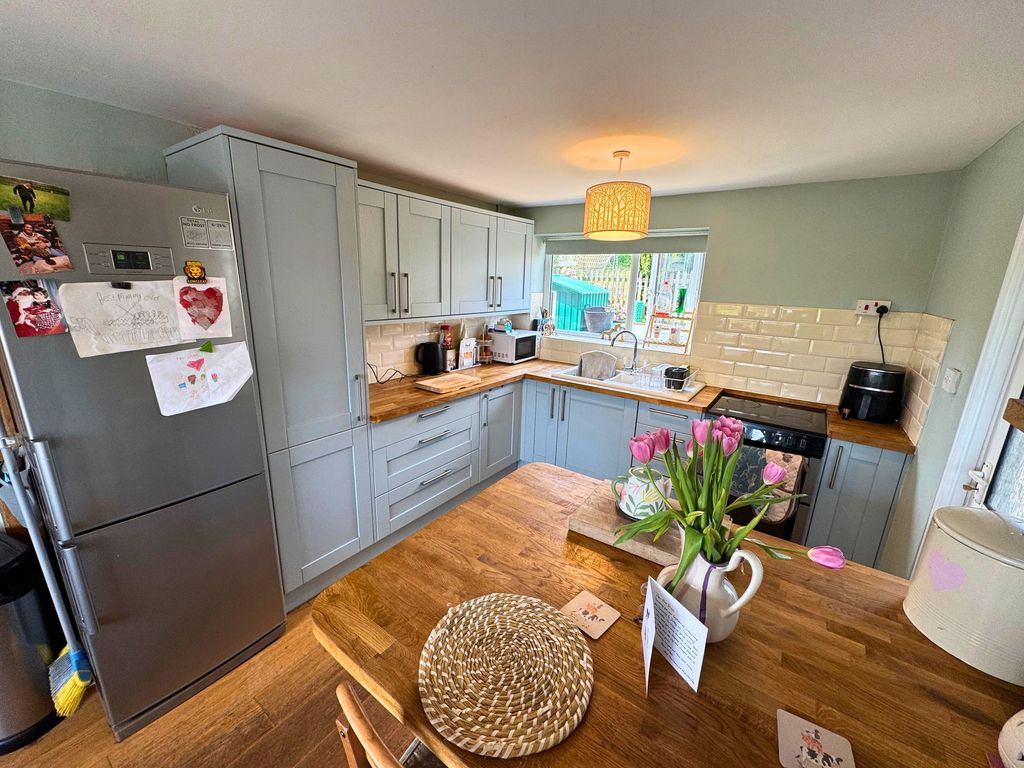 Property photo 3 of 20 Kitchen/Diner