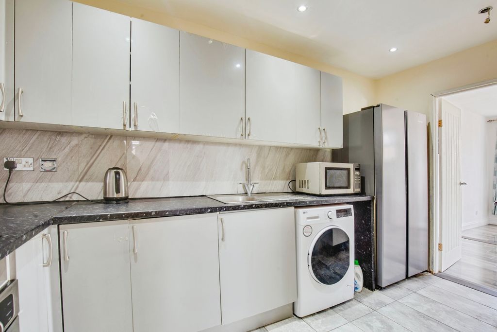 Property photo 1 of 12 Kitchen