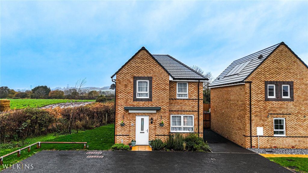 Property photo 2 of 36 Picture No. 32