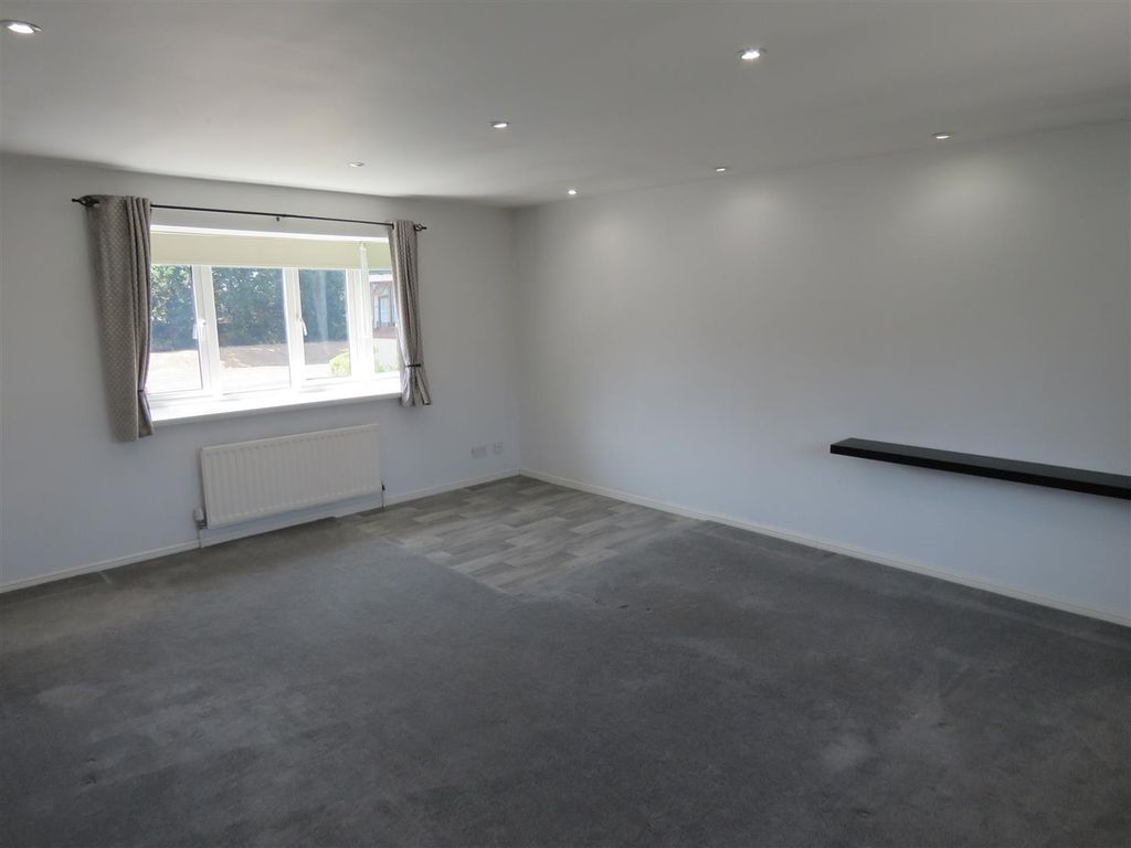 Property photo 2 of 5 Lounge Dining Room