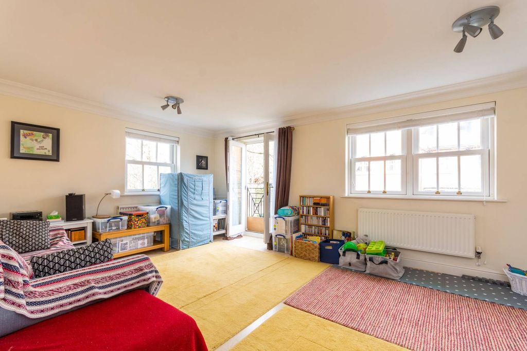 Property photo 2 of 12
