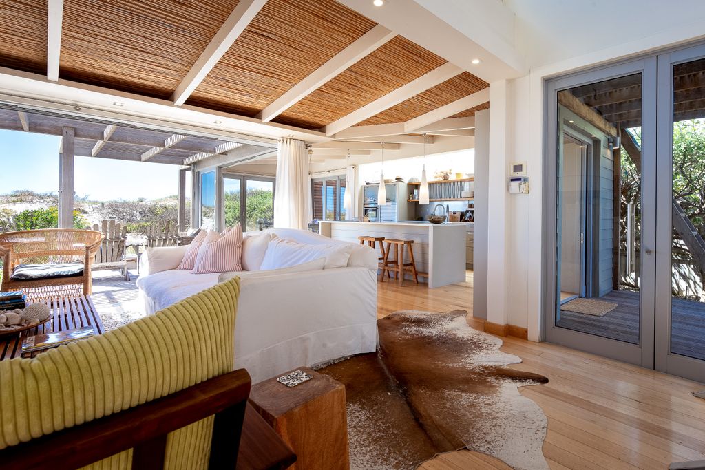 Property photo 1 of 43