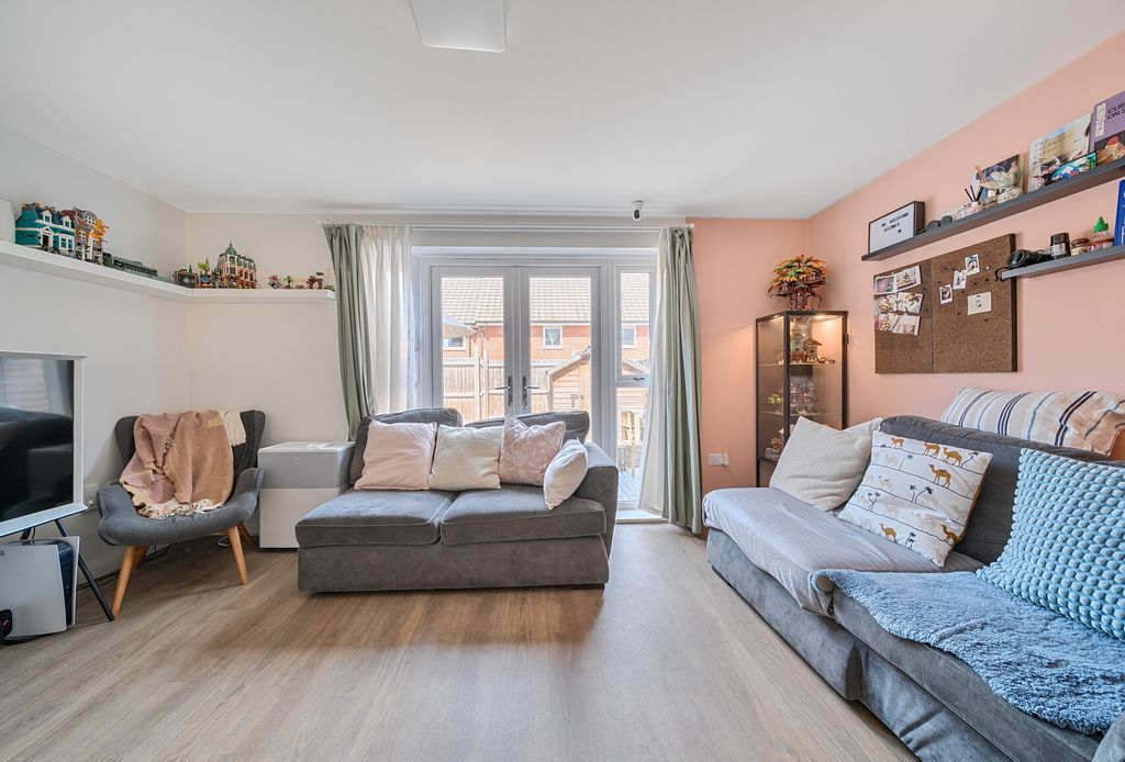 Property photo 2 of 18 1486515-4-19F27Ec...
