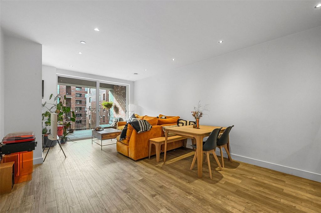 Property photo 1 of 28 Reception