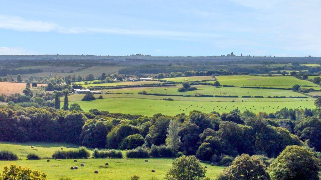 Property photo 2 of 25 Picture No. 16