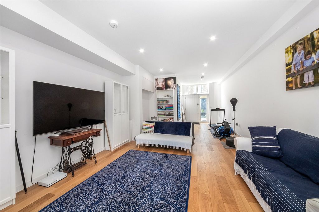 Property photo 3 of 21 Picture No. 04