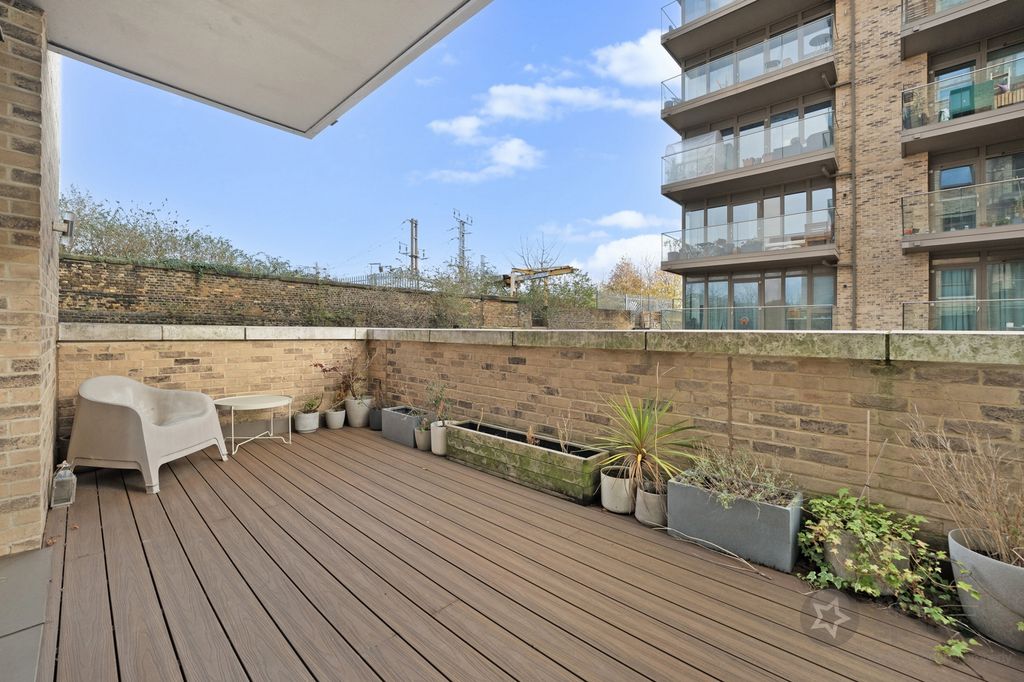 Property photo 2 of 17 Photo 2