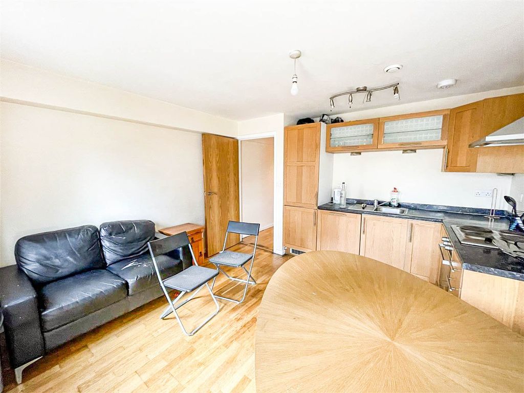 Property photo 1 of 14 Picture No. 17