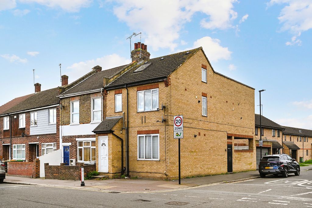 Property photo 1 of 17 Photo 15