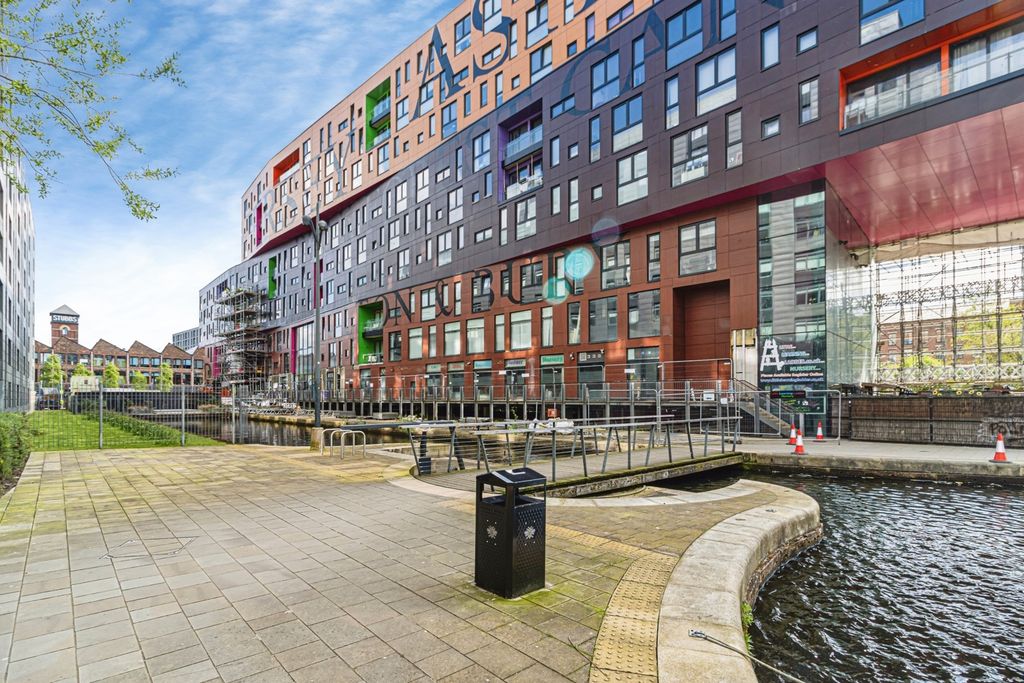 Property photo 1 of 8 Photo