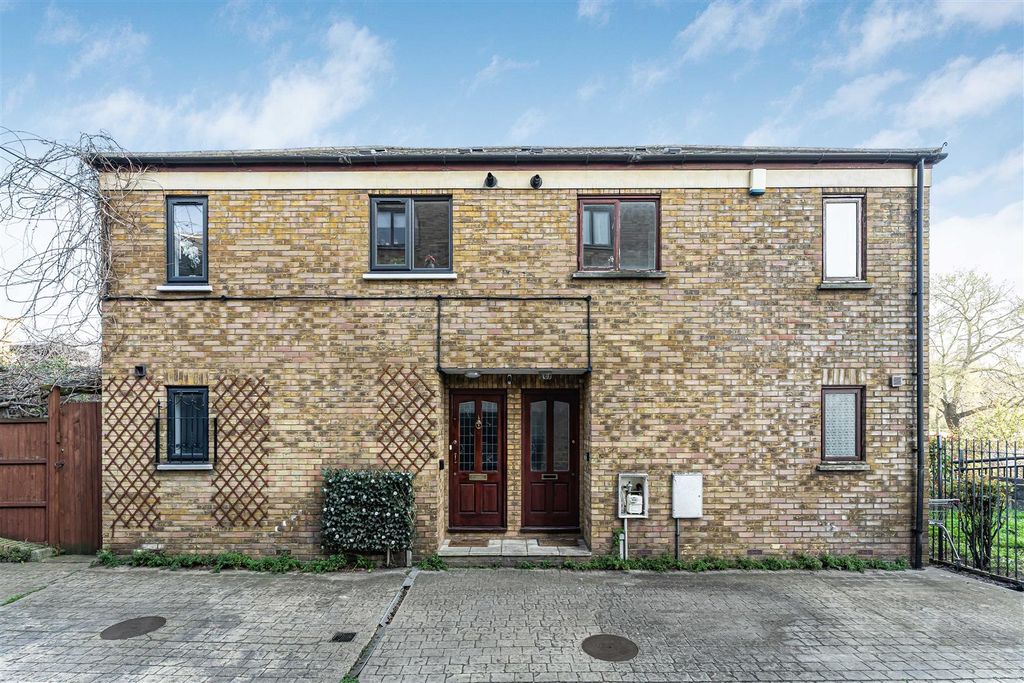 Property photo 1 of 18 Front