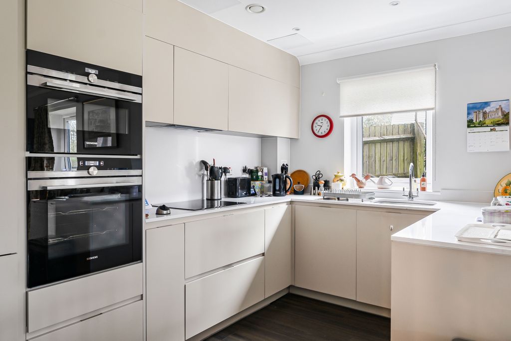 Additional image 6 of 2 bed flat for saleFarnham Road, Liss, Hampshire GU33