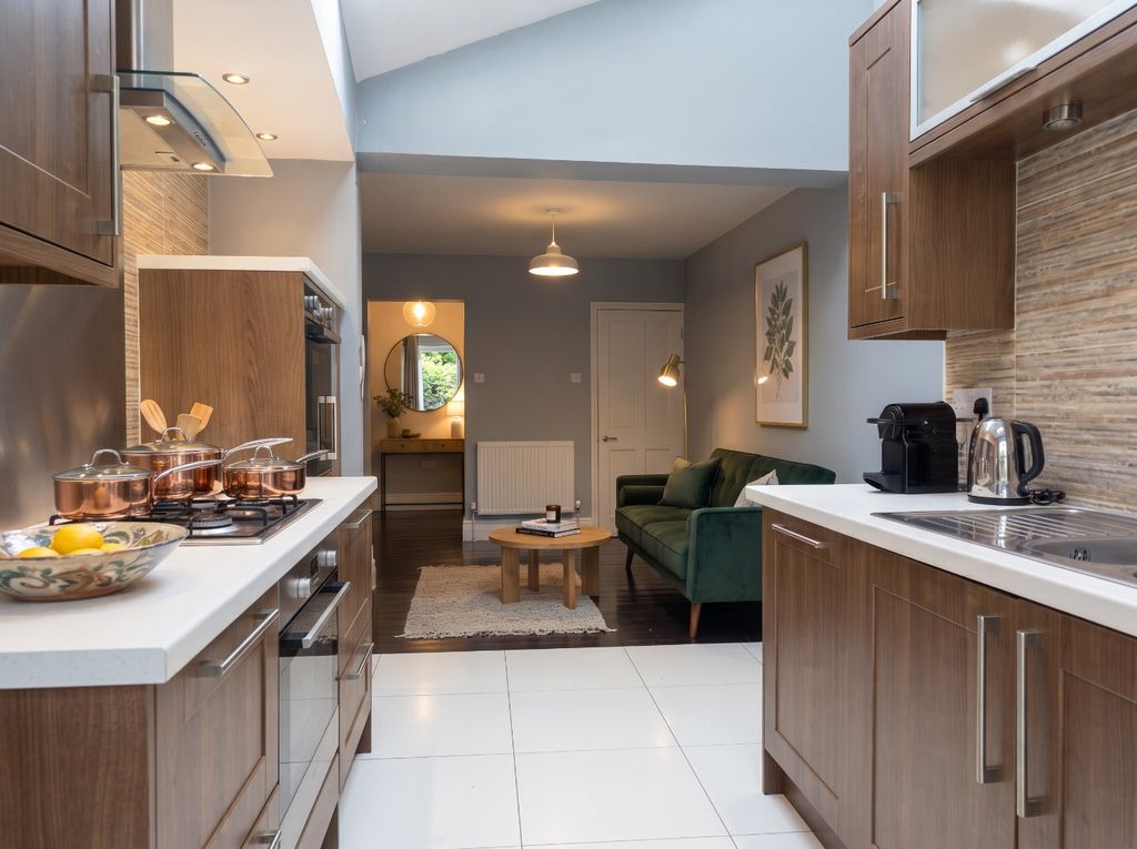 Property photo 2 of 10 4860214