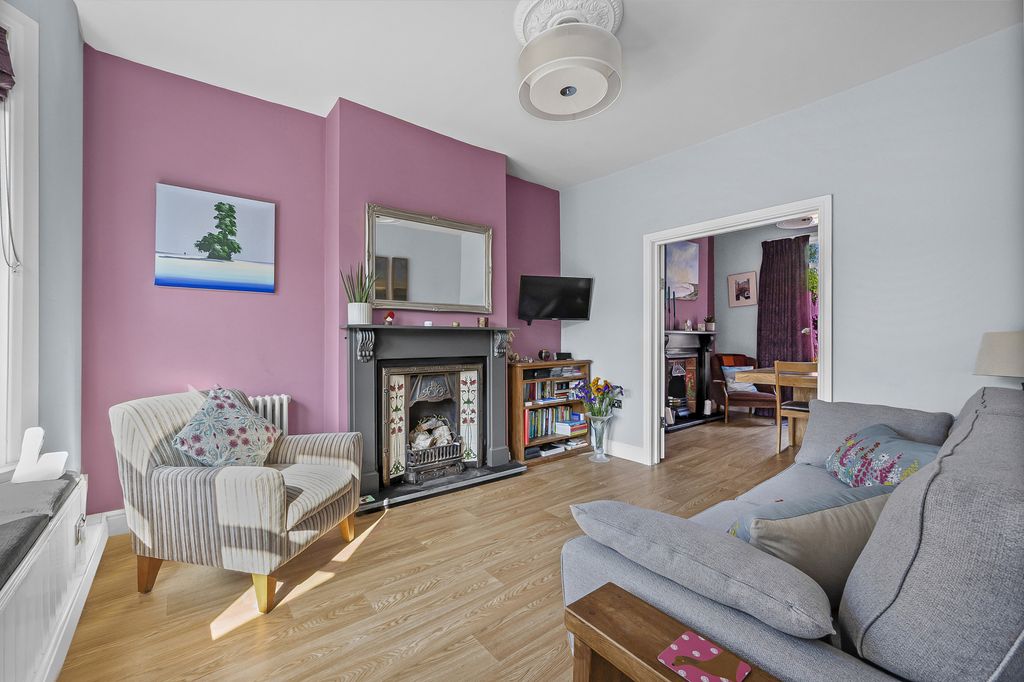 Property photo 3 of 11