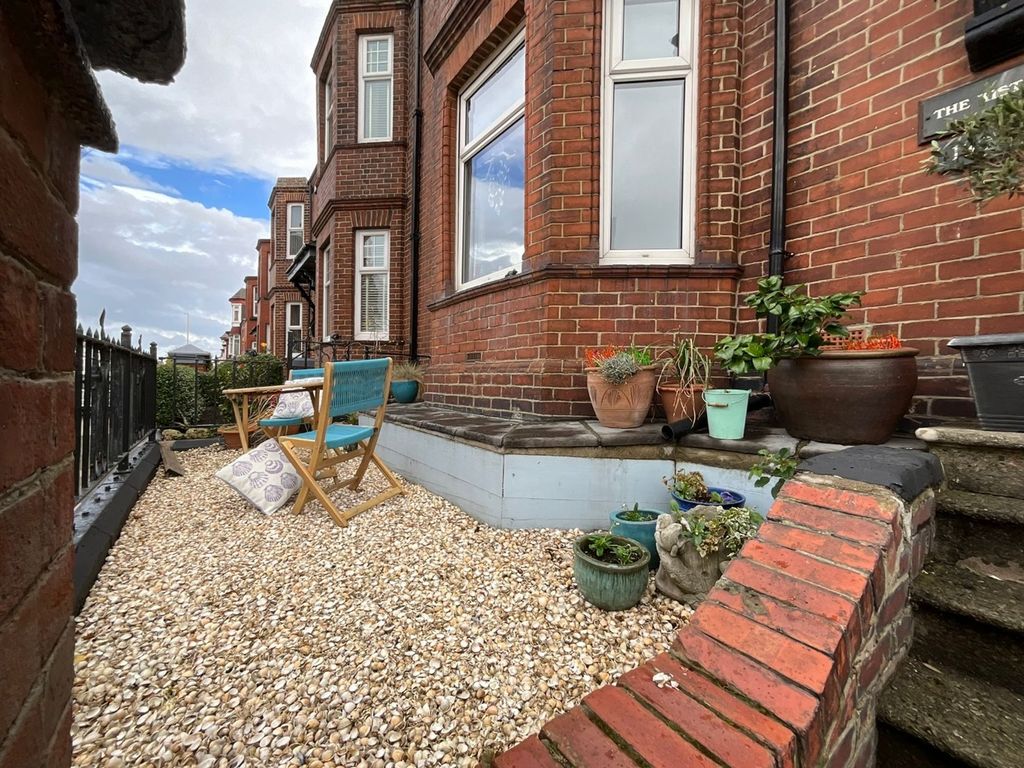 Property photo 3 of 23